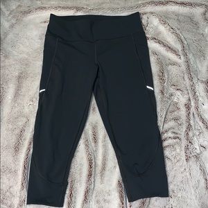 Cropped charcoal grey lulu lemon leggings